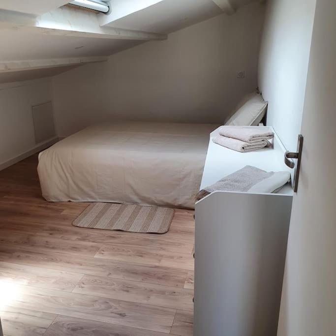 Duplex Sous Les Toits Lejlighed Riez Eksteriør billede